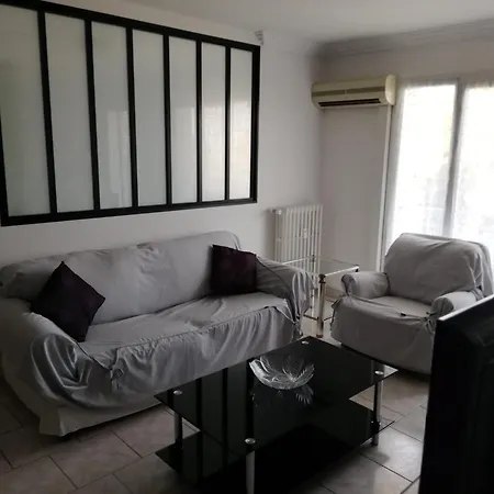 3-room Near Old Antibes, Sea View, 54m2, 3 Pieces Apartament