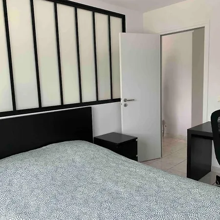 Apartament 3-room Near Old Antibes, Sea View, 54m2, 3 Pieces